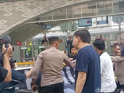 Aksi Tolak RKUHP Dibubarkan Polisi, Ini Larangan di CFD Jakarta