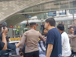 Aksi Tolak RKUHP Dibubarkan Polisi, Ini Larangan di CFD Jakarta