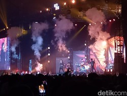 Konser 30 Tahun Dewa 19 Obati Kangen Baladewa di Solo