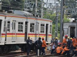 KRL Gangguan di Manggarai Ditarik ke Balai Yasa