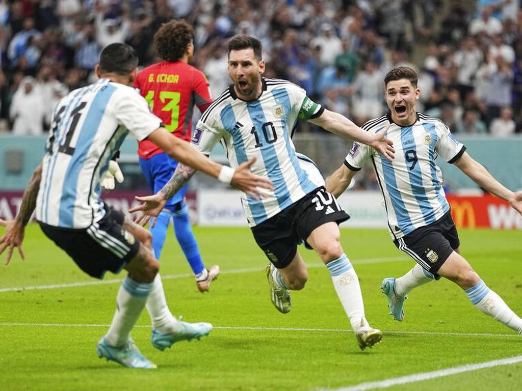 Foto: Messi Jaga Asa Tim Tango ke Babak 16 Besar Piala Dunia 2022