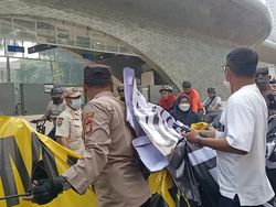 Geger Aksi Tolak RKUHP di CFD HI Dibubarkan Polisi