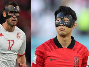 Kenapa Pemain di Piala Dunia 2022 Pakai Topeng? Bahannya Dikenal Kuat