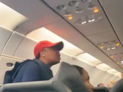 Ckckck, Pasangan Ngamuk di Pesawat Ngotot Sudah Bayar Tiket