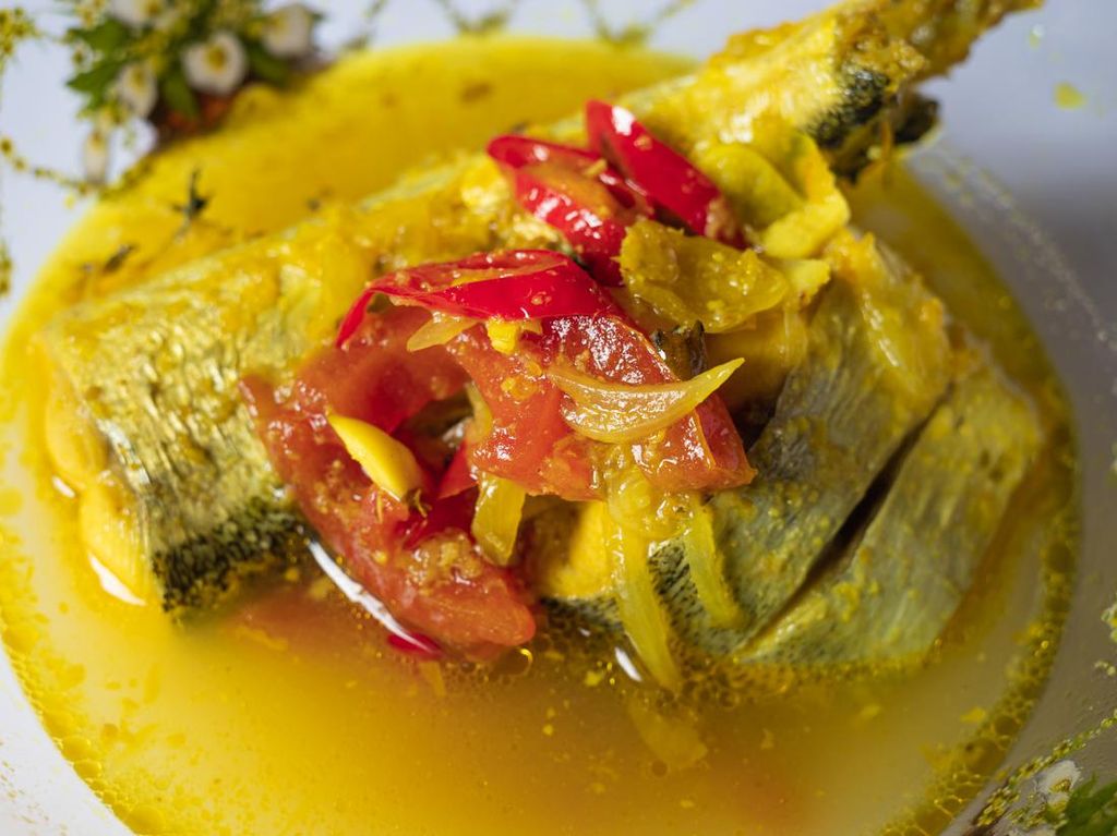Resep Ikan Kuah Kunyit Asam Pedas yang Segar, Cocok untuk Makan Siang