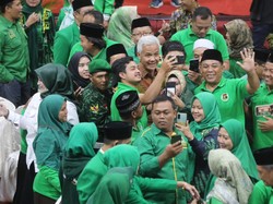 Hadiri Rapimwil PPP Jateng, Ganjar Diteriaki Presiden Rambut Putih