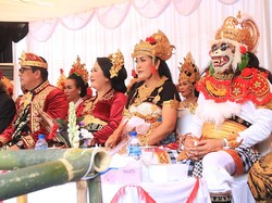 Sekda Susila Jadi Hanoman di Parade Budaya HUT Kota Tabanan