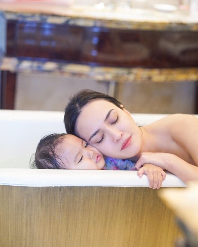 Shandy Aulia dan Claire
