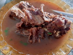 Warung Konro Karebosi Makassar Bisa Habiskan 175 Kg Iga Per Hari