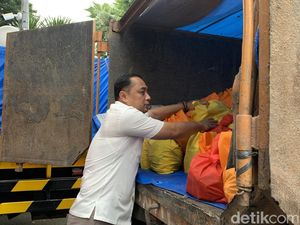 Surabaya Kirim 1.000 Paket Sembako untuk Korban Gempa Cianjur