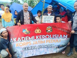 25 Taruna Akpol Jatim Sumbang Bantuan untuk Korban Gempa Cianjur