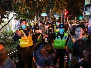 Tegang! Warga China Protes Aturan Lockdown COVID-19