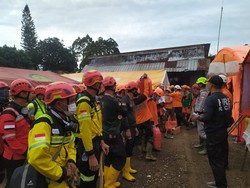 Gempa Cianjur, Tim SAR Gabungan Teruskan Pencarian 14 Warga Hilang