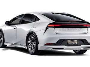 Toyota Akan Datangkan Prius Baru ke Indonesia? Toyota Akan Datangkan Prius Baru ke Indonesia?