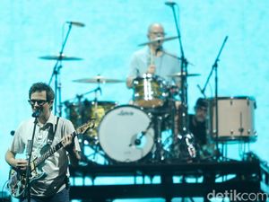 Chord Gitar Lagu Populer Weezer (Buddy Holly, Bevery Hills, Island In The Sun)