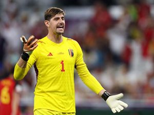 Courtois Dikritik Gara-gara Drama Ban Kapten Timnas Belgia Courtois Dikritik Gara-gara Drama Ban Kapten Timnas Belgia