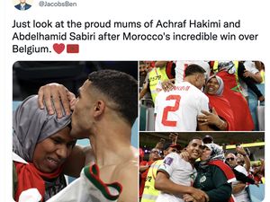 Viral Bintang Maroko Achraf Hakimi Cium Ibu Usai Libas Belgia