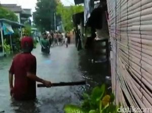 Ratusan Rumah di Banyuwangi Terendam Banjir hingga 1,5 Meter