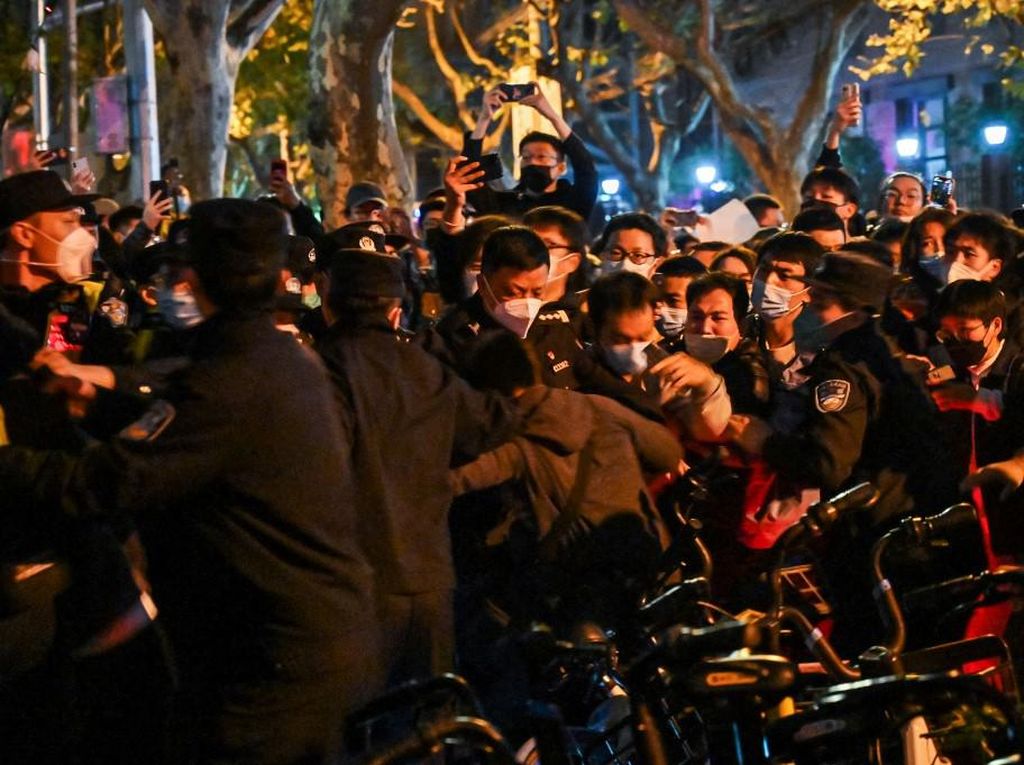 5 Fakta Unjuk Rasa Protes Aturan Covid Kian Meluas di China