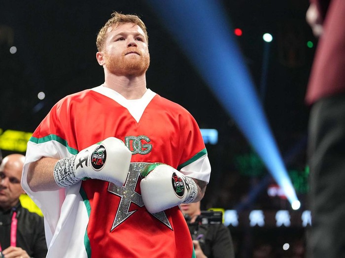 Petinju Canelo Alvarez mengancam Messi yang ditudingnya bertindak kurang ajar terhadap jersey Meksiko. Menurutnya jersey itu perwujudan bendera negaranya.