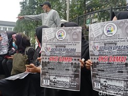 Tuntut Kejelasan PPPK, Guru Jabar Demo di Gedung Sate