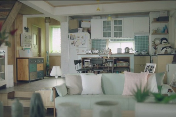 Desain ruangan dengan warna senada / Foto: beautifulhomes.com