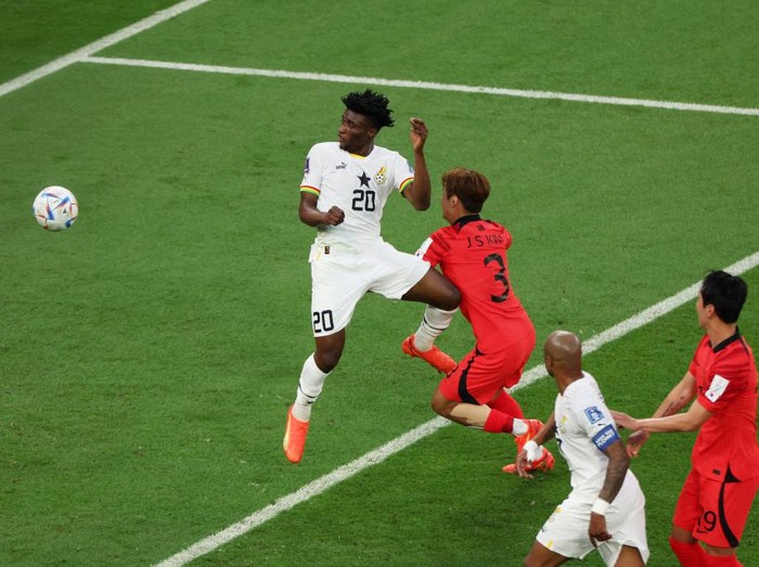 Ghana menaklukkan Korea Selatan dalam laga seru di lanjutan Grup H Piala Dunia 2022. The Black Start menang 3-2 atas Taeguk Warriors.