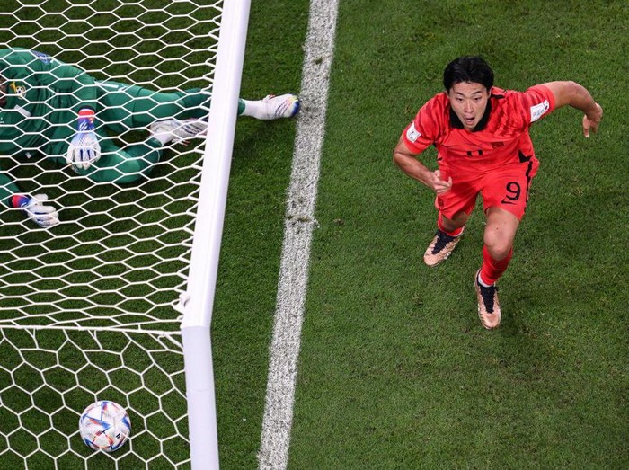 Ghana menaklukkan Korea Selatan dalam laga seru di lanjutan Grup H Piala Dunia 2022. The Black Start menang 3-2 atas Taeguk Warriors.