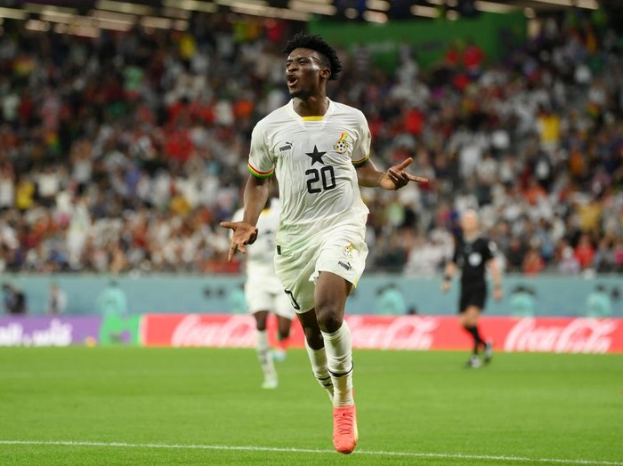 Ghana menaklukkan Korea Selatan dalam laga seru di lanjutan Grup H Piala Dunia 2022. The Black Start menang 3-2 atas Taeguk Warriors.