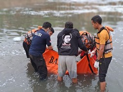 Bocah di Jaktim Ditemukan Tewas Usai Tenggelam di Banjir Kanal Timur