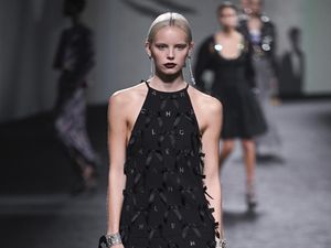 10 Koleksi Busana Chanel Spring/ Summer 2023 yang Modern dan Mewah