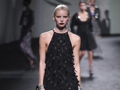 10 Koleksi Busana Chanel Spring/ Summer 2023 yang Modern dan Mewah
