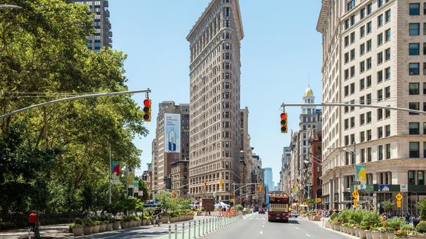 NEW YORK, NY - JULY 16: A view of the Flatiron Building and the Flatiron Plaza on July 16, 2017 in New York City.  (Photo by Noam Galai/Getty Images)