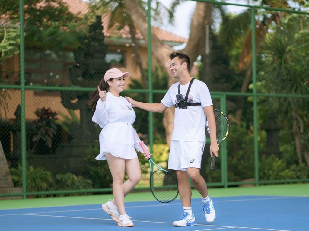 5 Olahraga Populer Para Artis Sepanjang 2022: Tenis hingga Pilates 5 Olahraga Populer Para Artis Sepanjang 2022: Tenis hingga Pilates