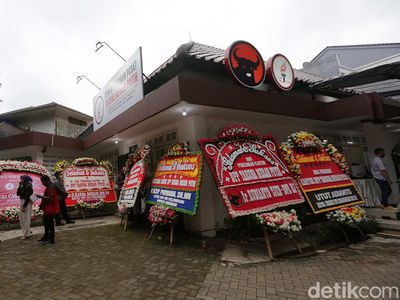 Momen Hasto Resmikan Kantor DPP Taruna Merah Putih