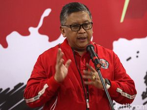 Sekjen PDIP Soal Gibran: Semula Merah, Berubah Kuning Sekjen PDIP Soal Gibran: Semula Merah, Berubah Kuning