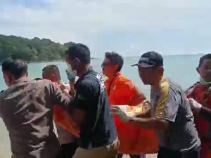 Jenazah Kru Heli Polisi Teridentifikasi Bripda Khoirul Anam Jenazah Kru Heli Polisi Teridentifikasi Bripda Khoirul Anam