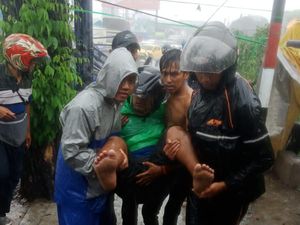 Satu Orang Terluka Akibat Baliho Roboh di Sidoarjo