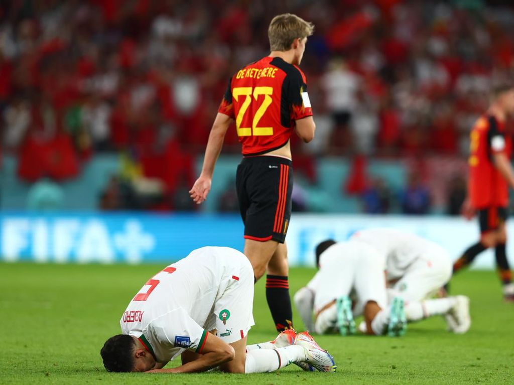 Sujud Syukur sebagai Selebrasi Pemain Bola, Boleh Ngga Sih? Sujud Syukur sebagai Selebrasi Pemain Bola, Boleh Ngga Sih?
