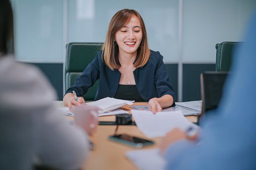 Kematangan emosi harus dimiliki oleh seorang pemimpin/ Foto: unsplash.com/ Edwin Tan