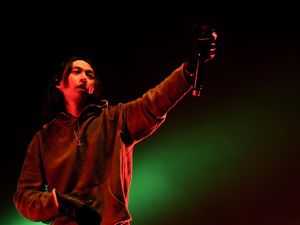 Melihat Harga Tiket Konser Keshi di Jakarta Melihat Harga Tiket Konser Keshi di Jakarta