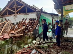 Hujan Deras di Ciamis, Satu Ruangan Madrasah Ambruk