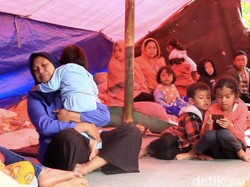 Pengungsi Gempa Cianjur di Sukabumi: Hati Tenang tapi Mata Banyak Melek