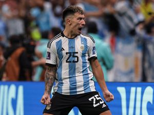 Ten Hag ke Martinez: Silakan Pesta tapi Ingat Liga Inggris Mau Main