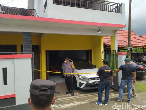 TKP 3 Orang Sekeluarga Tewas Diracun di Mertoyudan Magelang Digaris Polisi