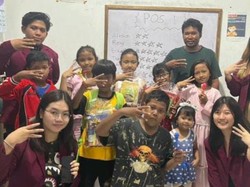 Keseruan Mahasiswa Ciputra Ajarkan Bahasa Inggris untuk Anak-anak