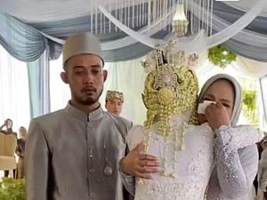 Viral Ayah Kandung Entah ke Mana, Momen Haru Nikah Diwakilkan Ayah Sambung
