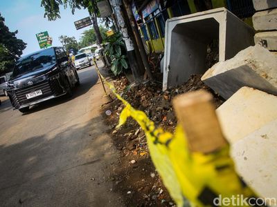 Material Galian Berserakan di Cirendeu
