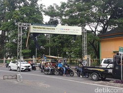 Belum Dibongkar, Kerangka Besi Pekan Kuliner di Medan Ganggu Lalin