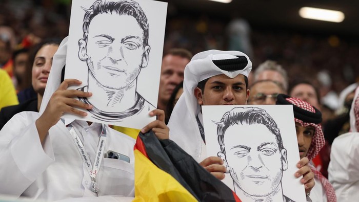 Mesut Oezil AL KHOR, QATAR - NOVEMBER 27: local support for former German player Mesut Ozil during the FIFA World Cup Qatar 2022 Group E match between Spain and Germany at Al Bayt Stadium on November 27, 2022 in Al Khor, Qatar. (Photo by Charlotte Wilson/Offside/Offside via Getty Images)